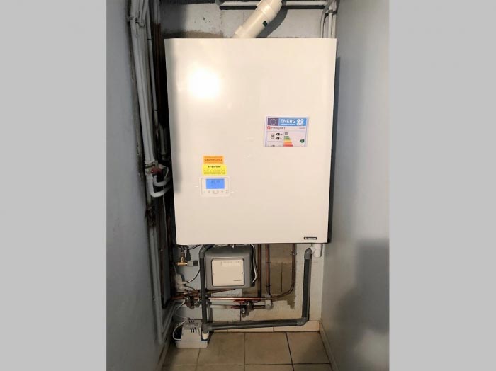 Installation chaudiere gaz condensation FRISQUET sur un plancher chauffant-Rhône (69)