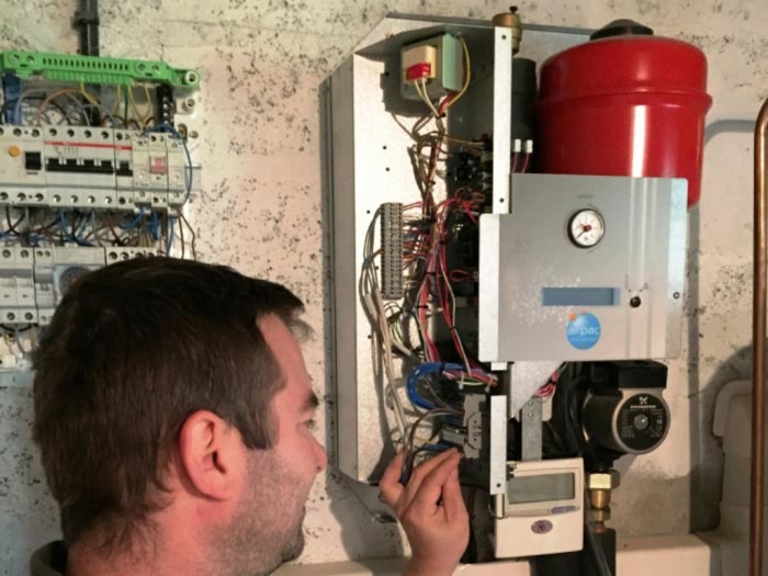 Consultez la chantier : entretien et dépannage pompe à chaleur ( pac )  mitsubishi electric à auray 56 morbihan