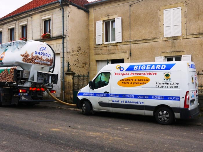 BIGEARD EURL : Livraison de granulés en vrac et installation de silo textile avec vis sans fin