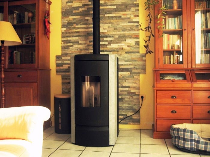 Consultez la chantier : installation poêle à granulés de bois animo