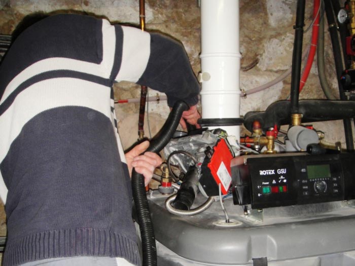 solariste - entretien annuel d'un combiné solaire /chaudière gaz condensation rotex à beaumes de venise 84 vaucluse et 30 gard