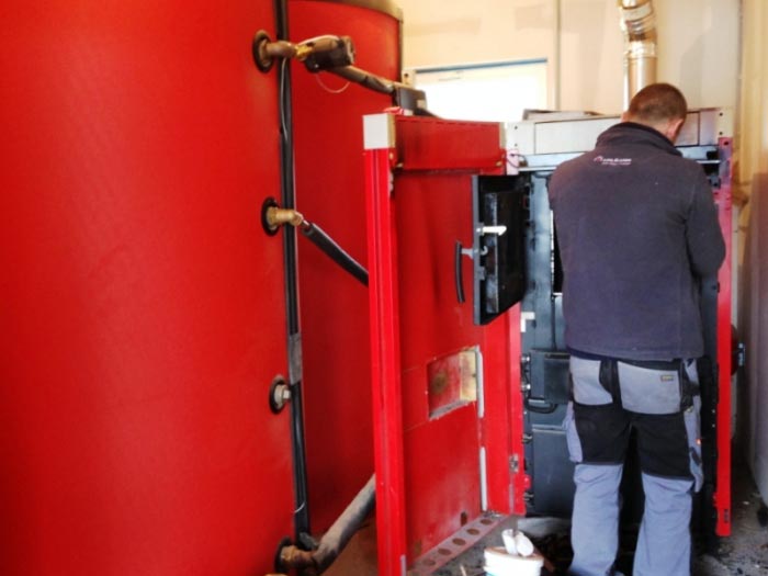 artisan rge plombier chauffagiste, entretien / maintenance annuelle / réglages / dépannage chaudière bois buches logwin windhager
