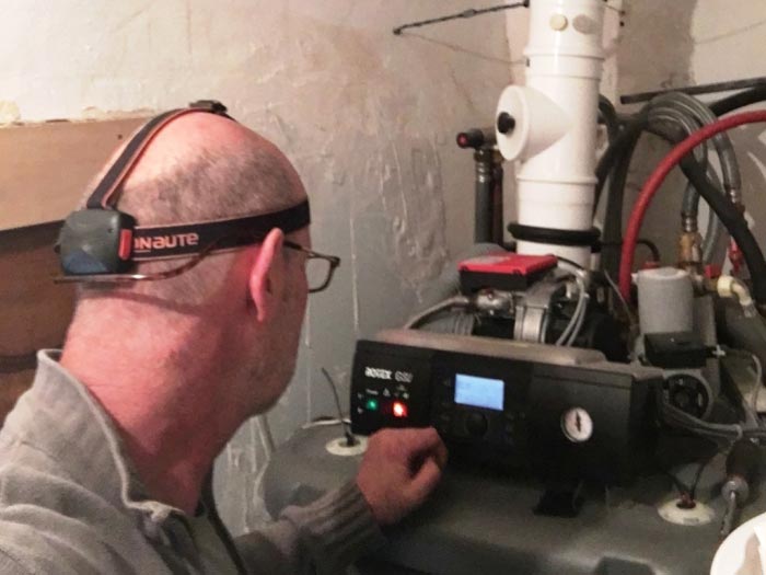 entretien d'une chaudière solaire gaz condensation rotex à le bar sur loup 06 alpes maritimes