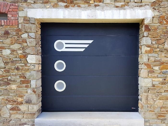 Consultez la chantier : porte de garage aludoor, modèle aviator proche de  gennes sur seiche