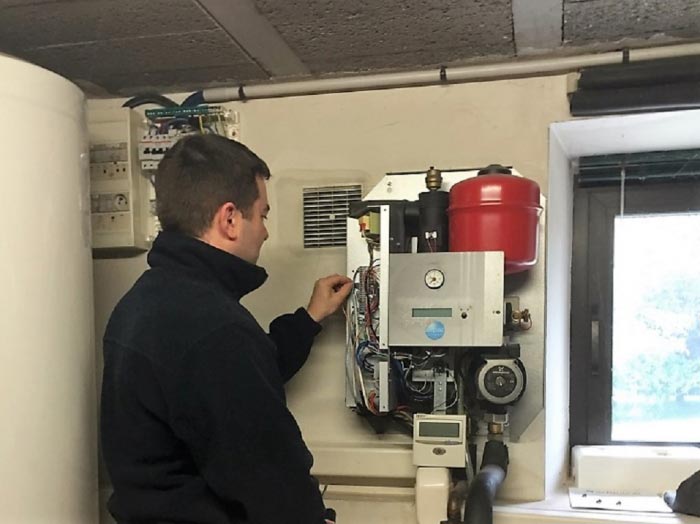 Consultez la chantier :  entretien  et dépannage pompe à chaleur airpac à pluneret 56 morbihan