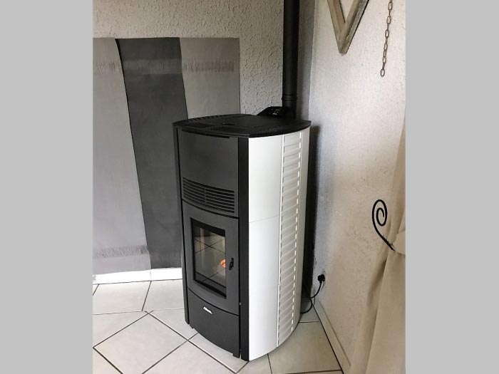 poêle à granulés fonte flamme alti à rugney 88130 vosges