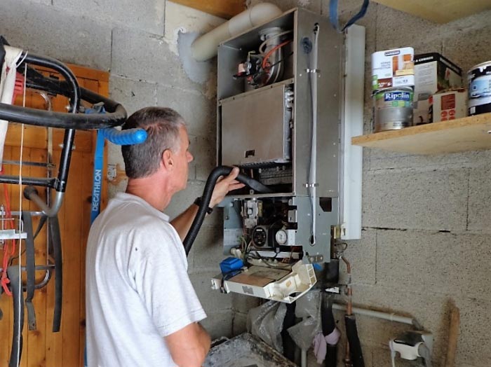 ramoneur qualigaz 30 gard et  84 vaucluse - entretien sav chaudière gaz à roquemaure 30150
