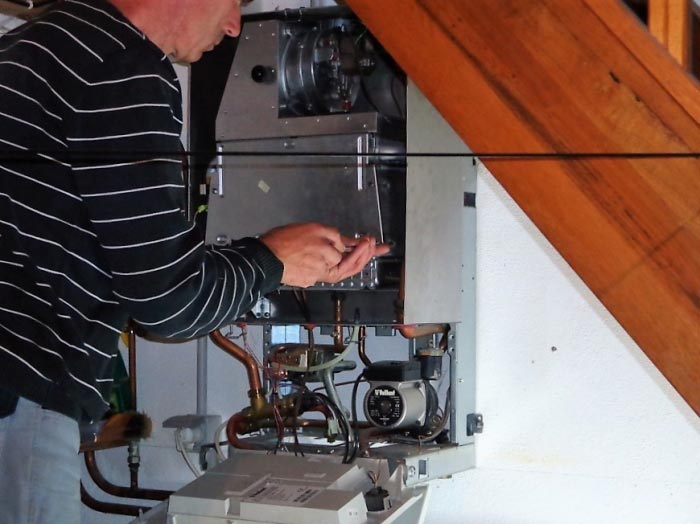 dépannage chaudière gaz vaillant à st genies de comolas - pg qualigaz rge