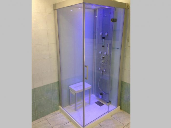 Consultez la chantier : cabine de douche hydro+ hammam de marque kinedo à vincey 88450