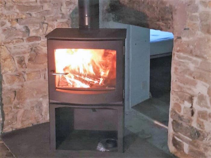 Consultez la chantier : poêle à bois dirk geurts modèle ivar 8 à bouxurulles 88130 vosges