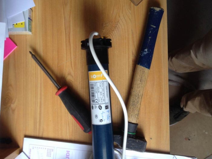 Consultez la chantier : remplacement / dépannage moteur de volet roulant , artisan menuisier spécialiste motorisation volet somfy nice