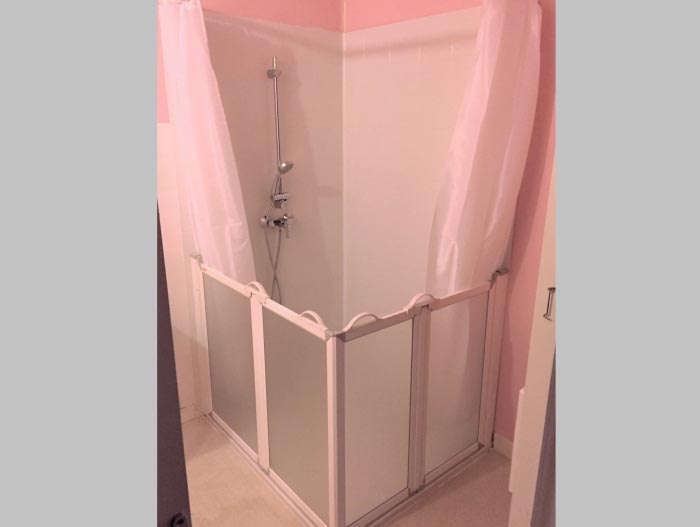 Consultez la chantier : douche à l'italienne pour fauteuil roulant