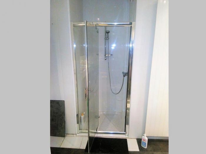 rénovation complète d'une douche, faîence et plomberie à hennebont 