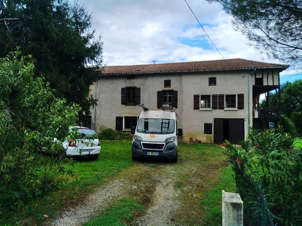 Cuisinière bois à la place d'une cheminée dans une maison commingeoise Haute Garonne (31) RGE QUALIBOIS