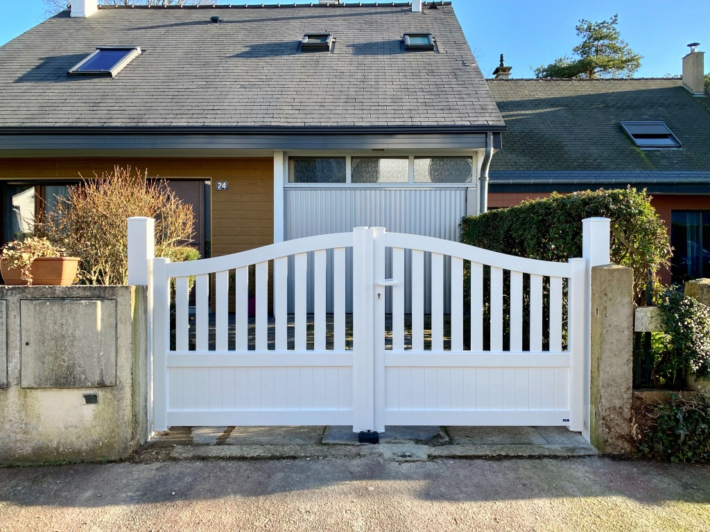 pose d'un portail en aluminium