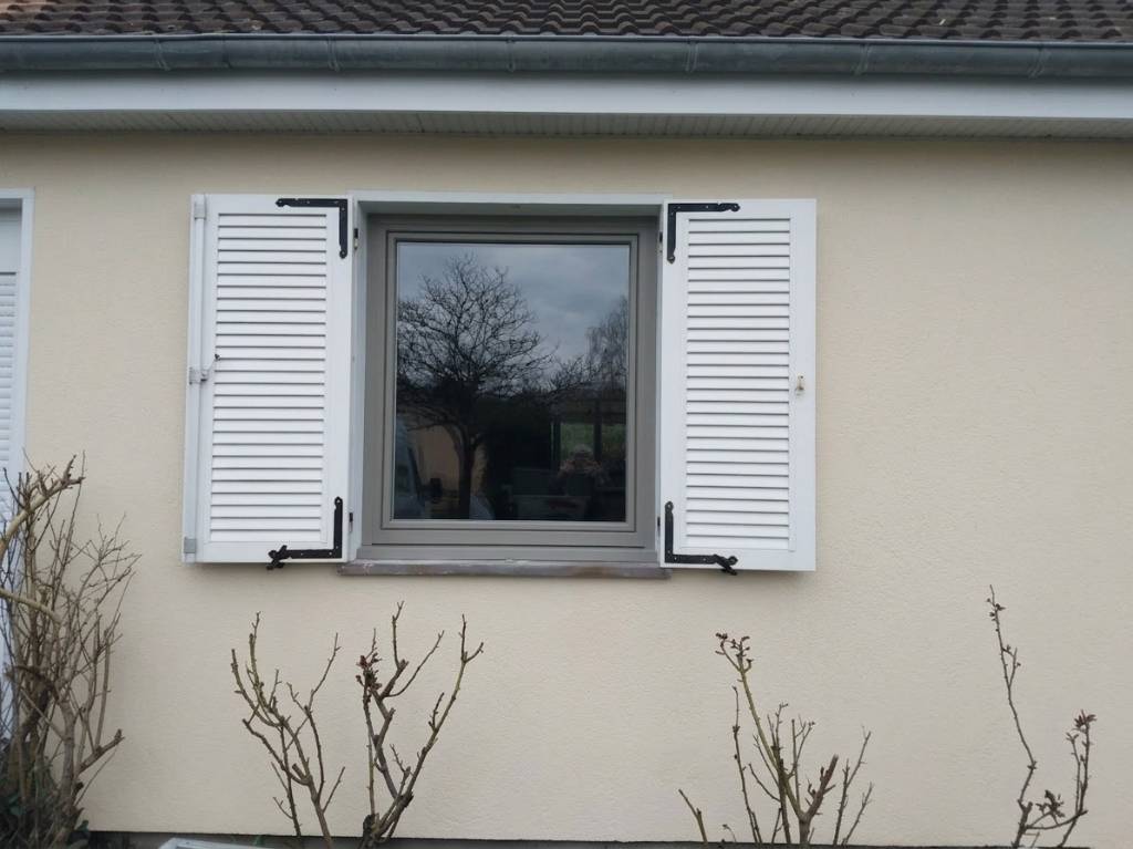 Remplacement d'un châssis à la Ferté-Beauharnais proche d'Orléans - entreprise qualifiée RGE-Loir et Cher (41)