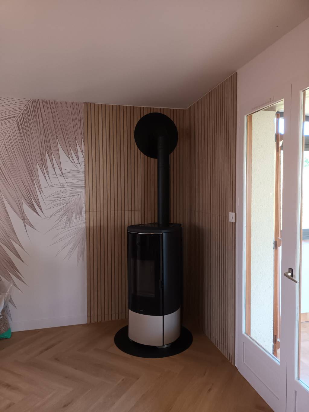 Installation d'un poêle à granulé Nobis A8 ROUND TOP COAX