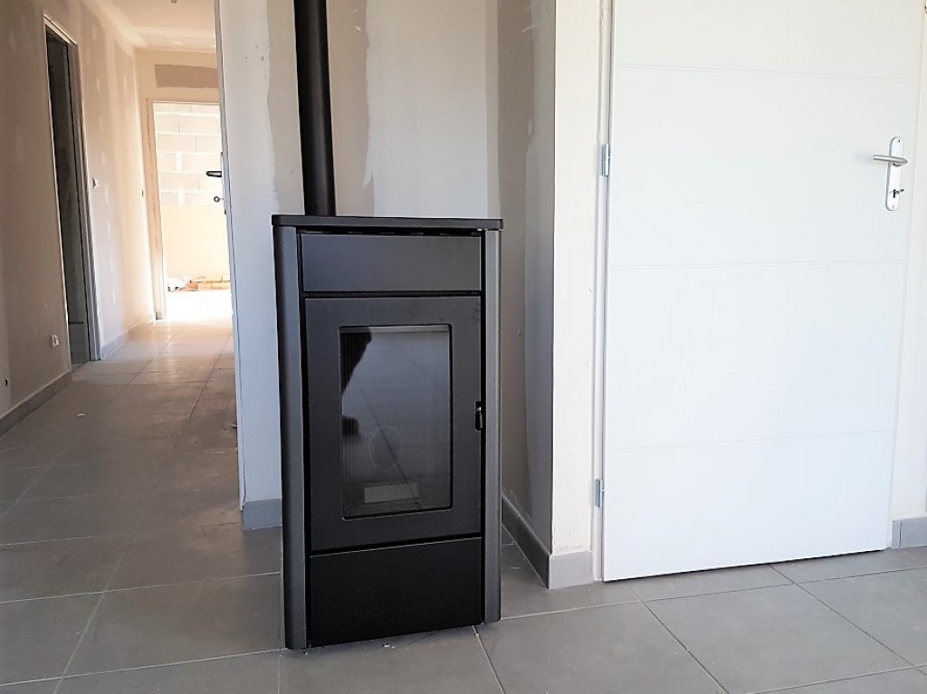 Consultez la chantier : installateur rge qualibois - pose poêle à granule de bois mcz amy à belley