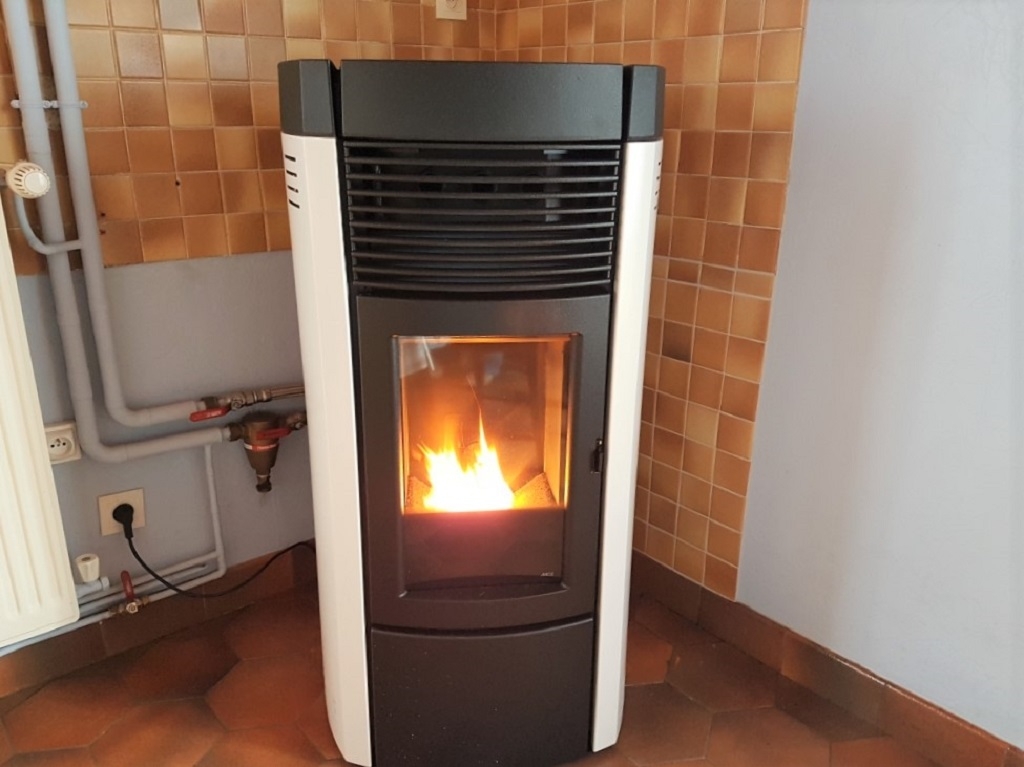 Installation poêle à granule MCZ musa hydromatic - Chauffagiste RGE Qualibois