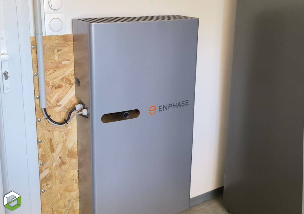 Installation d'une batterie de stockage ENPHASE