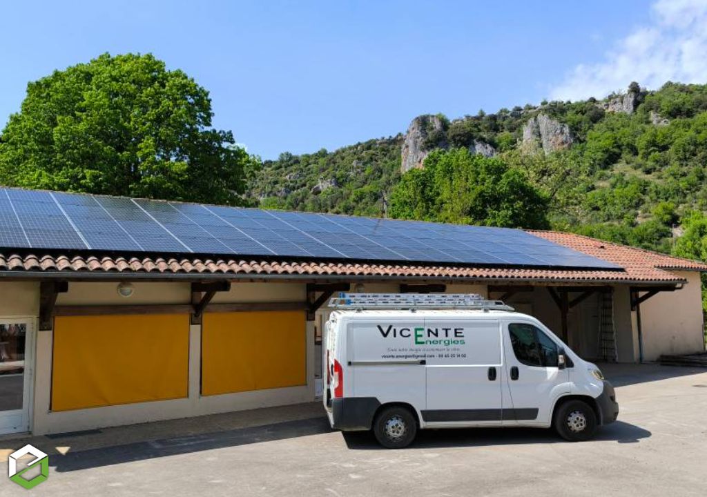 Installation de 40 panneaux photovoltaïques sur l'école de St Géry-Vers