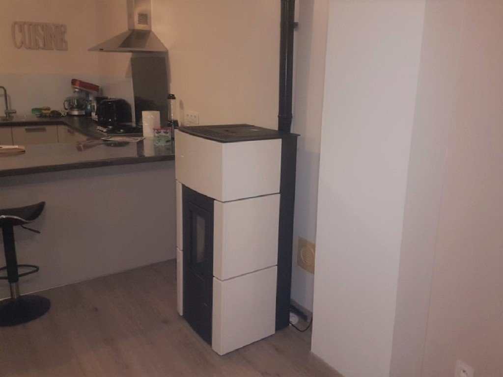 Consultez la chantier : poele à granulés de bois (pellets)  haas sohn  hsp6 héléna 8 kw par rsg drigo groupe ensem