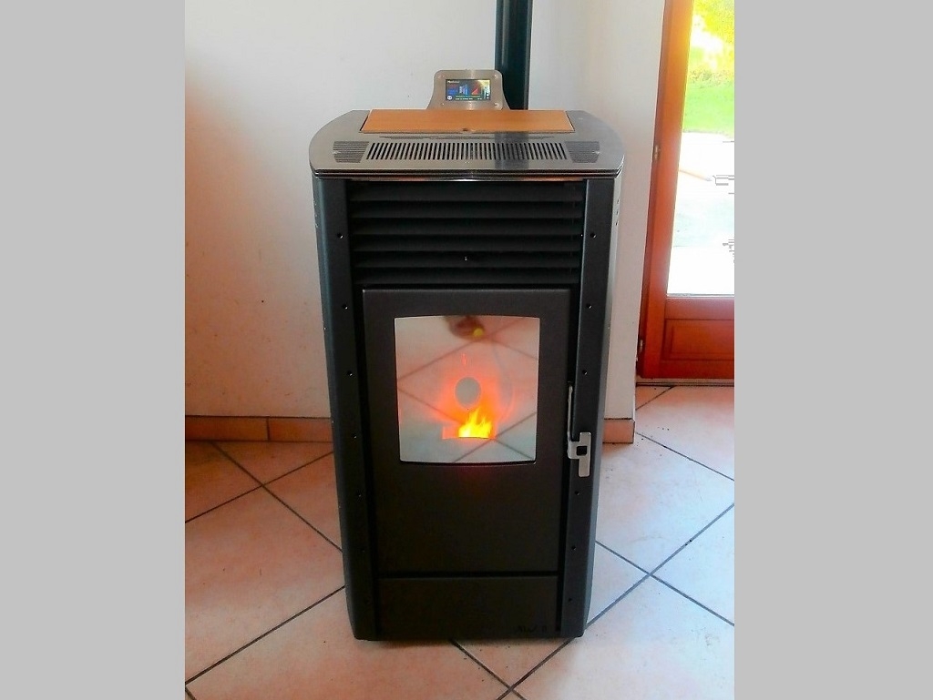 Installation pôele a granulés ALPENWOOD AW8