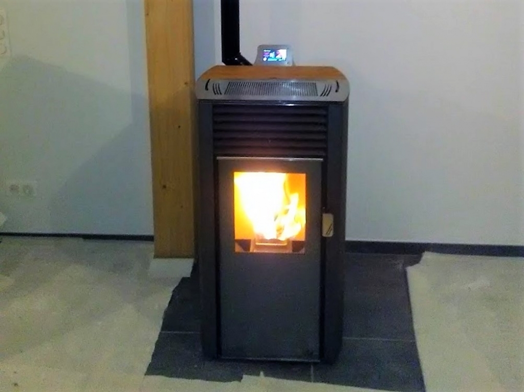 Consultez la chantier : installation pôele a granulés alpenwood aw8