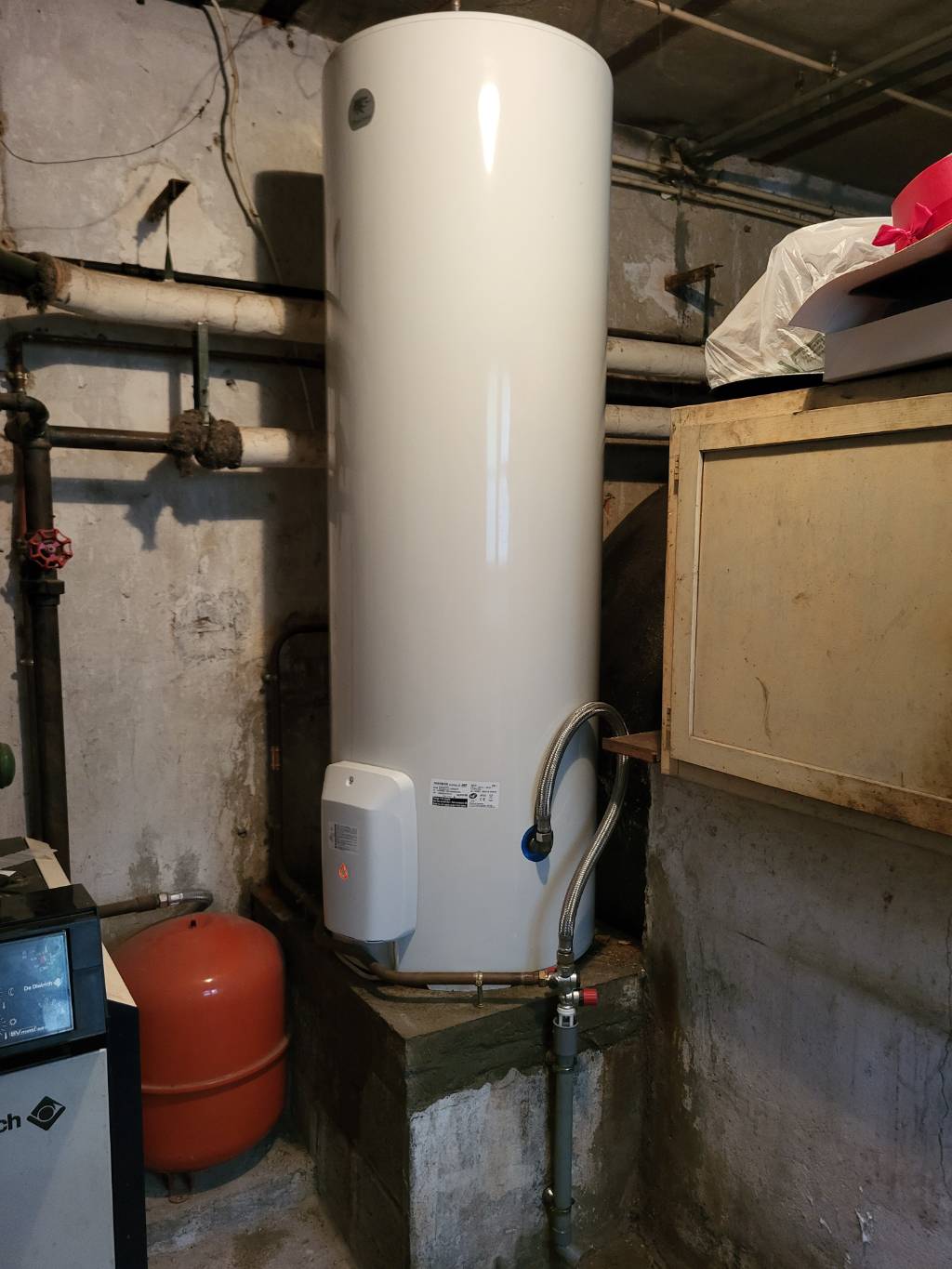 Pose d'un chauffe-eau électrique THERMOR