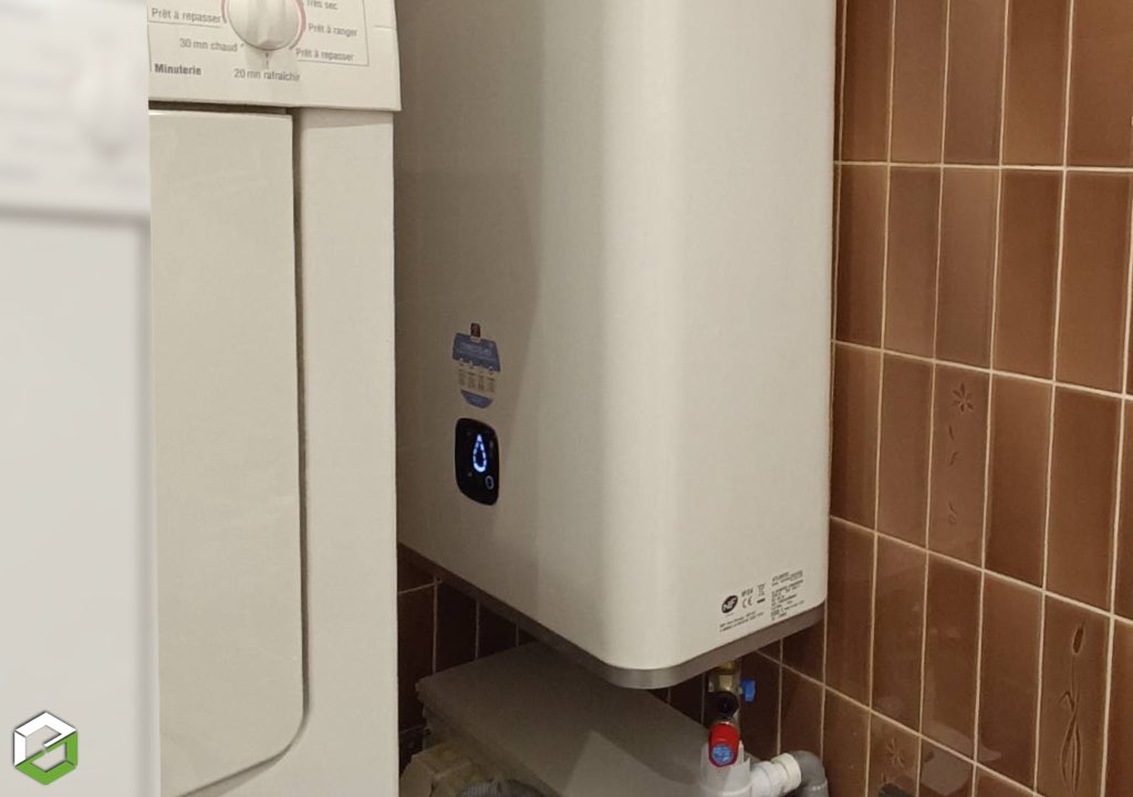 Consultez la chantier : fourniture d’un chauffe-eau de marque atlantic type lineo plat connecté vertical 100 litres