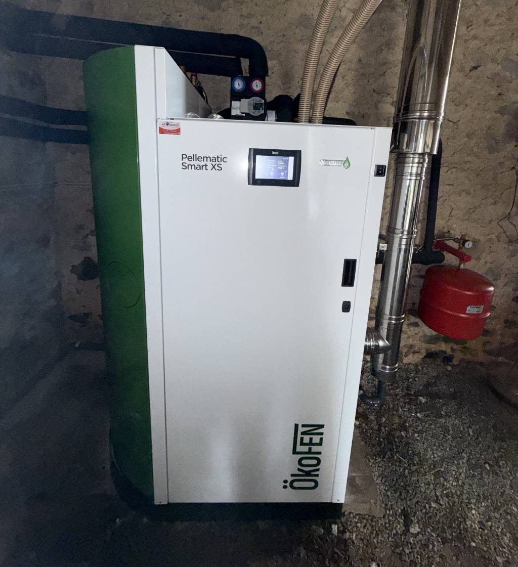 Mise en place d'un chaudière à granulés à condensation avec production d'eau chaude sanitaire + pose d'un silo automatique 6150 Litres-Vendée (85)
