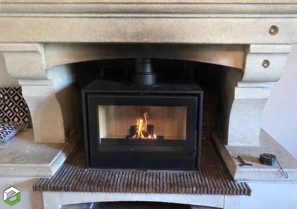 Installation d'un poêle à bois ARTENSE Sancy 800 - CIMAJ Chauffagiste bois
