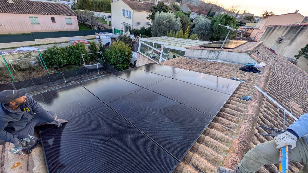 Nouveau projet photovoltaïque réalisé de 6kWc avec batterie de stockage à Bouc-Bel-Air (83) 