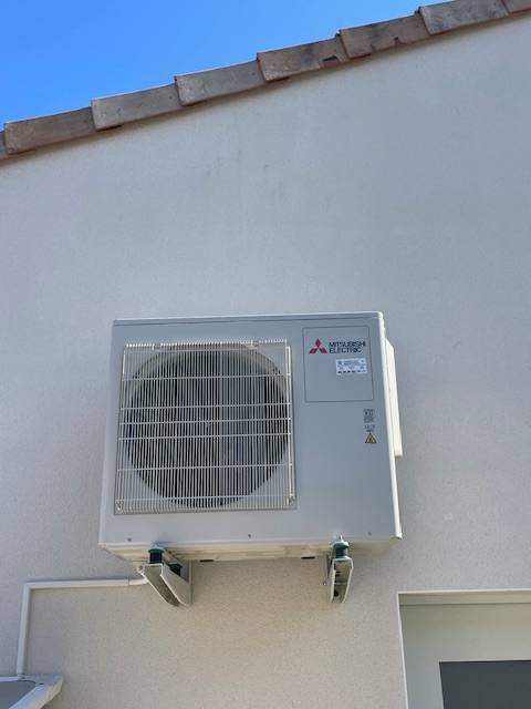 Confort Sur Mesure à Vaux-sur-Mer : Installation Tri-Split Mitsubishi 5,4kW dans 3 Chambres