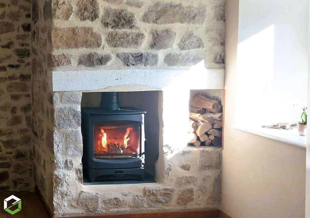 installation d'un poêle à bois bûches charnwood - entreprise rge qualibois