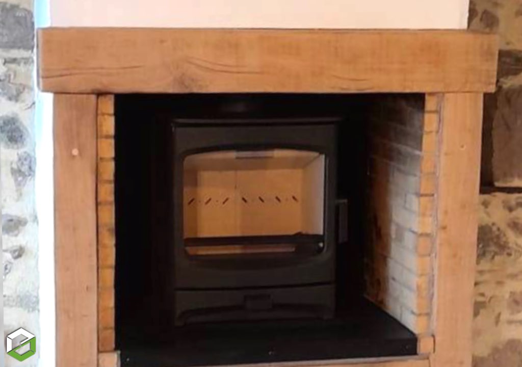 Consultez la chantier : installation d'un poêle à bois bûches charnwood
