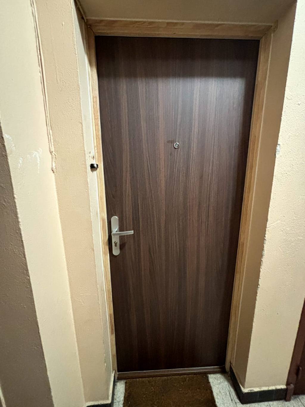 Ets Motard - Menuiserie Agenaise : Installation d’une porte palière coupe-feu et acoustique – Chantier réalisé à Astaffort