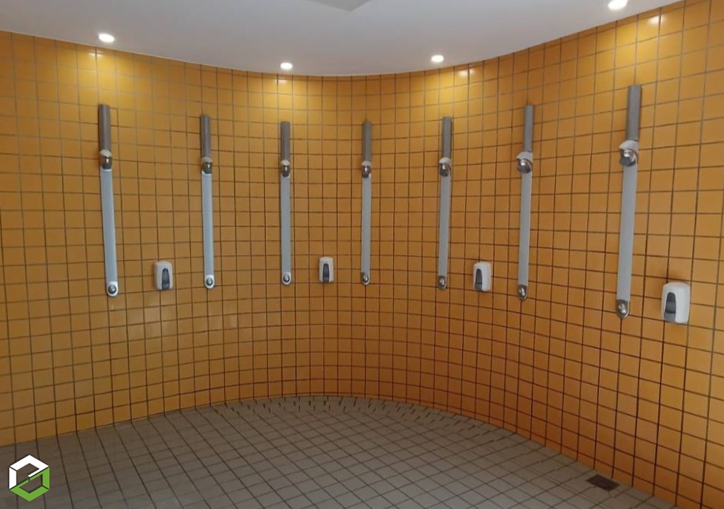 changement de 13 douches dans une piscine municipale - plombier sanitaire