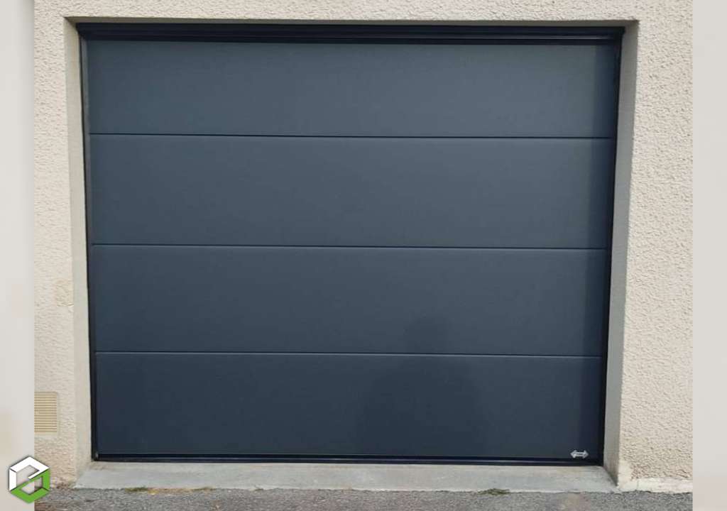 Consultez la chantier : installation de portes de garage sectionnelles