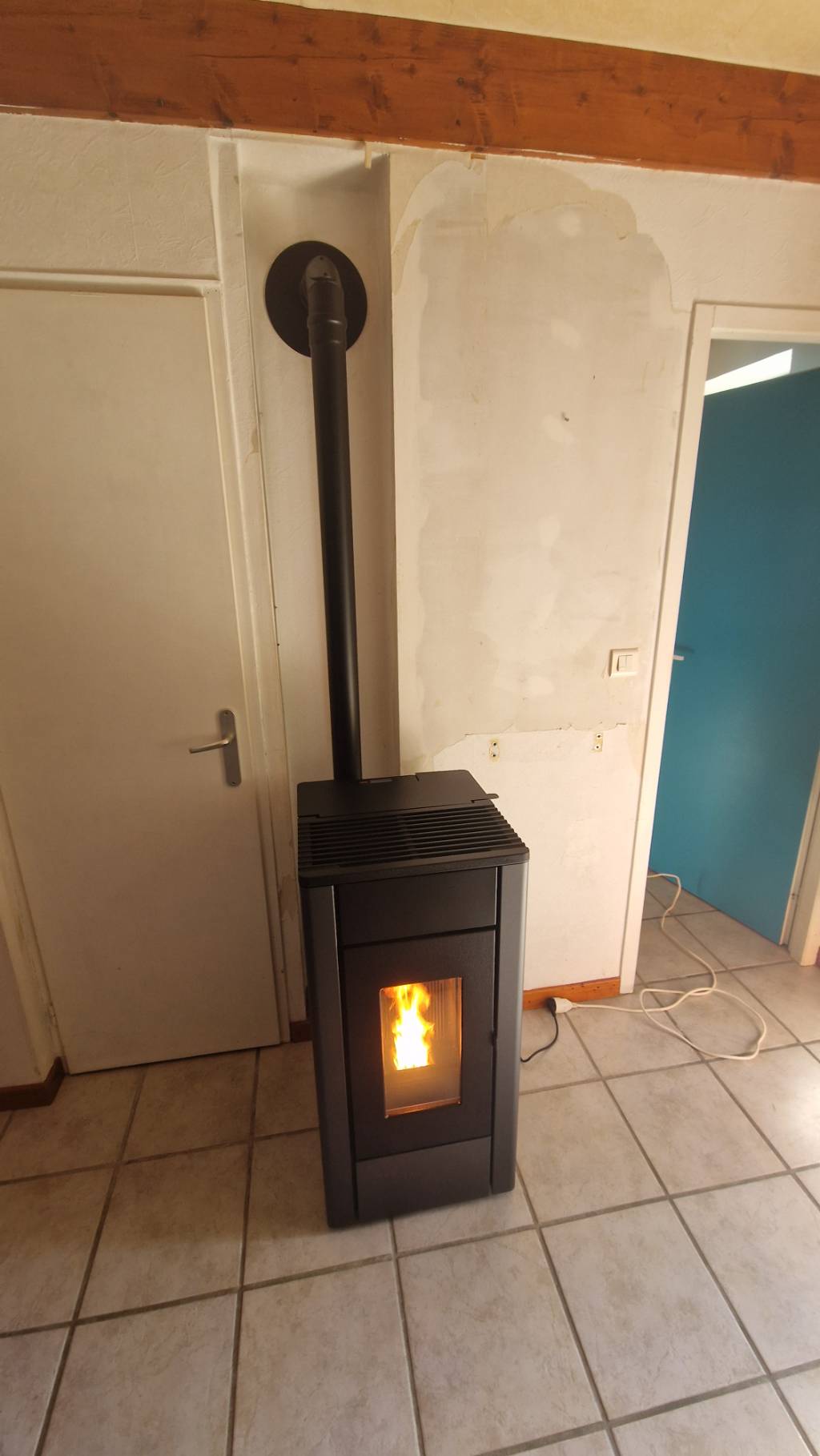 Pose d'un poêle à granulés de la marque MCZ modèle MAY AIR 7 kW - RGE QUALIBOIS-Isère (38)