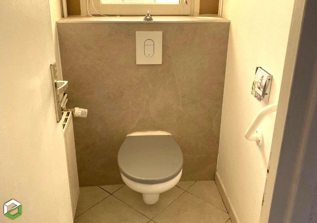 changement d'un wc suspendu avec pose de carrelage