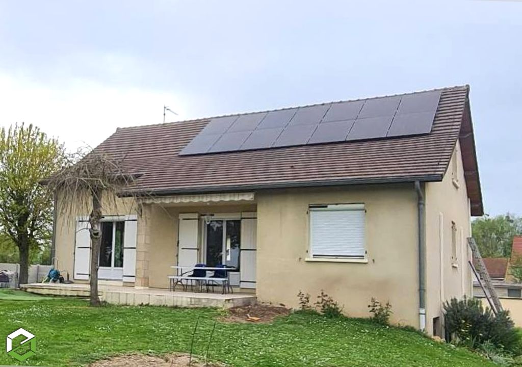 Pose de 24 Panneaux solaires sur Tuile avec Onduleur Hybride et Batterie Soluna - artisan RGE QualiPV