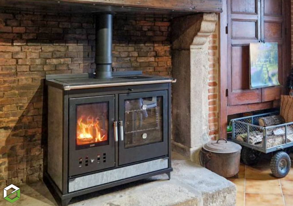 Une cuisinière à bois KLOVER STAR 90 CLASSICA pour allier chaleur et plaisir de cuisiner