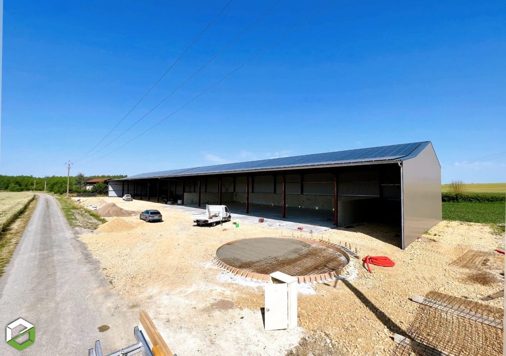 Pose d'une centrale photovoltaïque 293 kWc sur bâtiment agricole