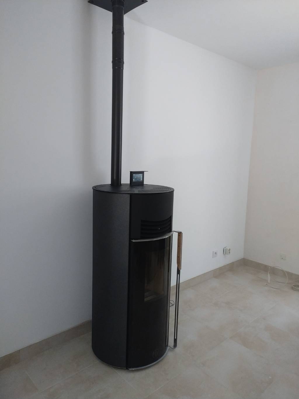 Entreprise  RGE QualiBois, Installation d'un poêle à granulés de bois  Hoben  à Fondettes 