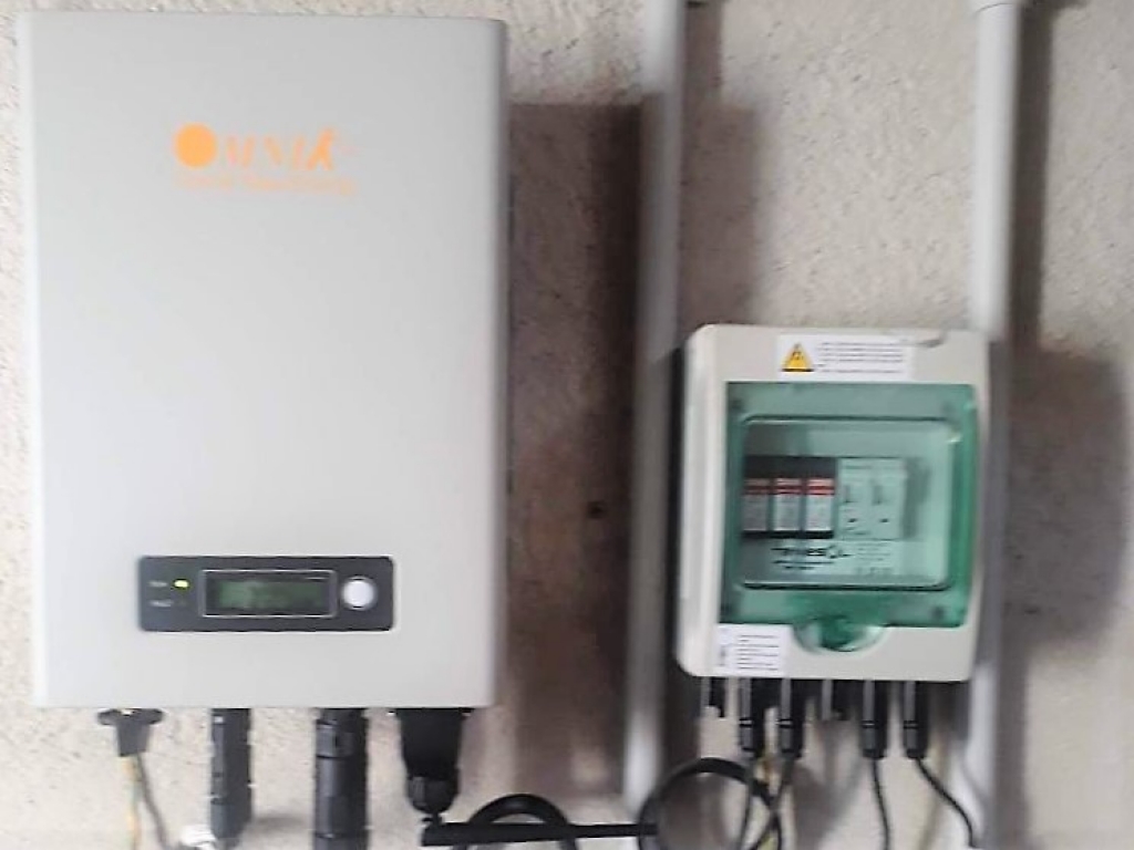 Consultez la chantier : remplacement d'un onduleur photovoltaïque