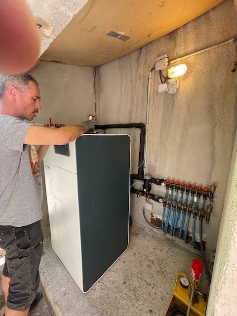 INSTALLATION D'UNE POMPE A CHALEUR EAU/EAU MTEC A CAPTEURS GEOTHERMIQUE HORIZONAUX /RGE | QUALIPAC | VENTABREN(13) -Bouches du Rhône (13)