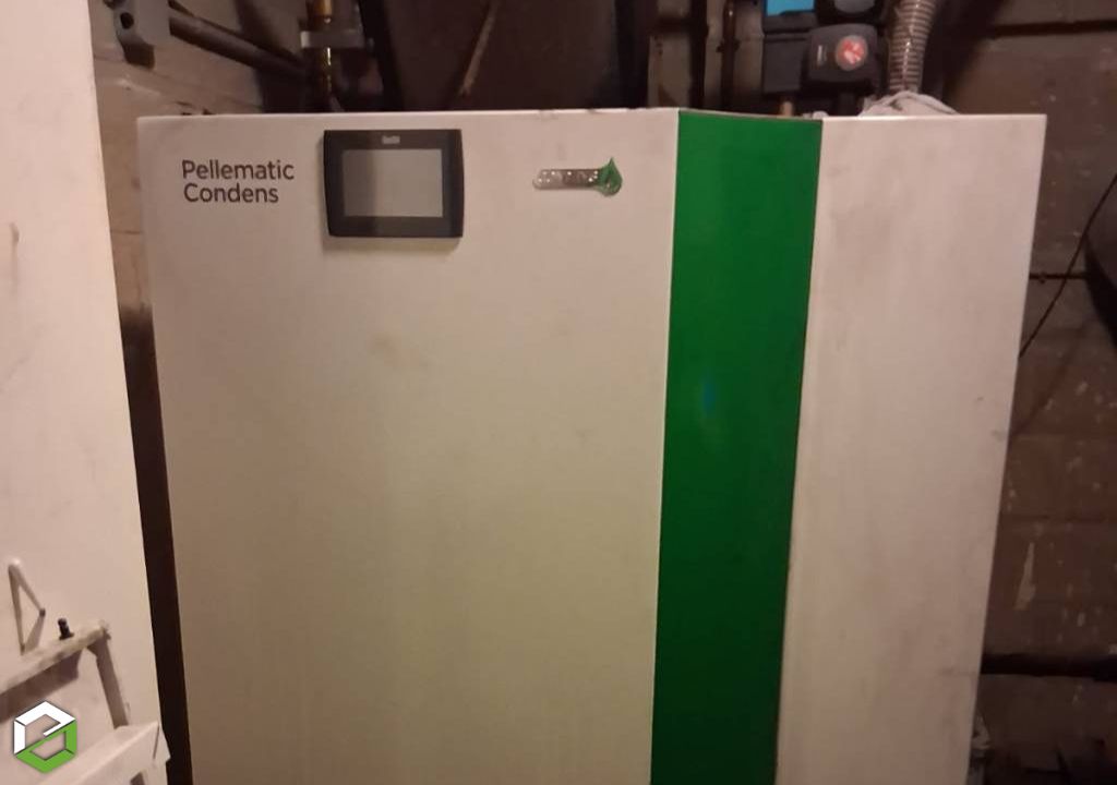 intervention sav sur une chaudière biomass individuelle à granulés de bois de marque Ökofen