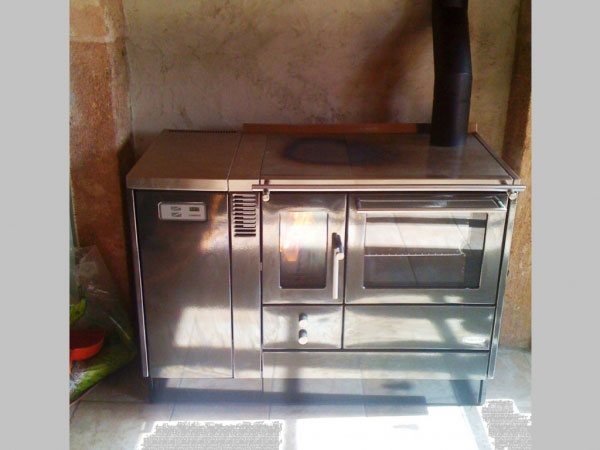 Consultez la chantier : cuisinière bois bûches lohberger à vesdun - 18 cher