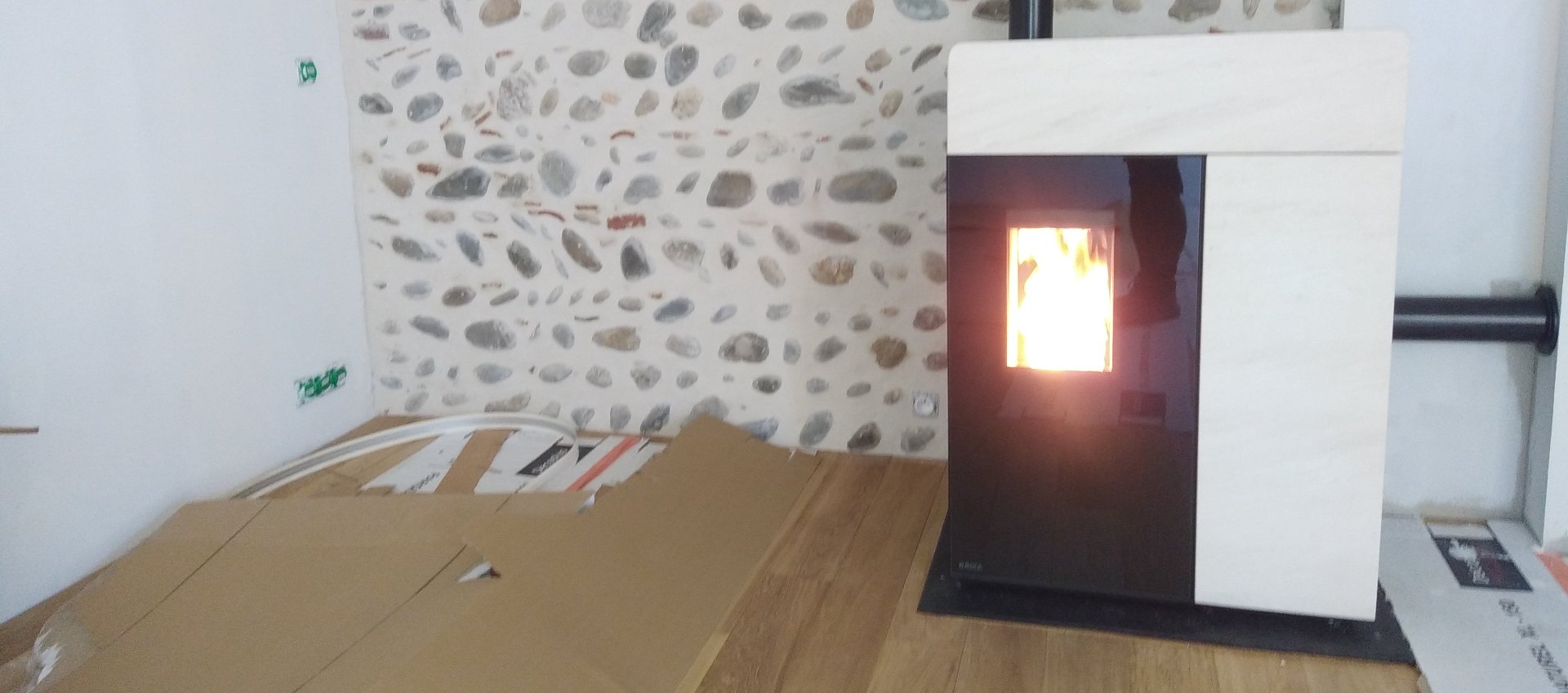 Pôele à granué silencieux RIKA